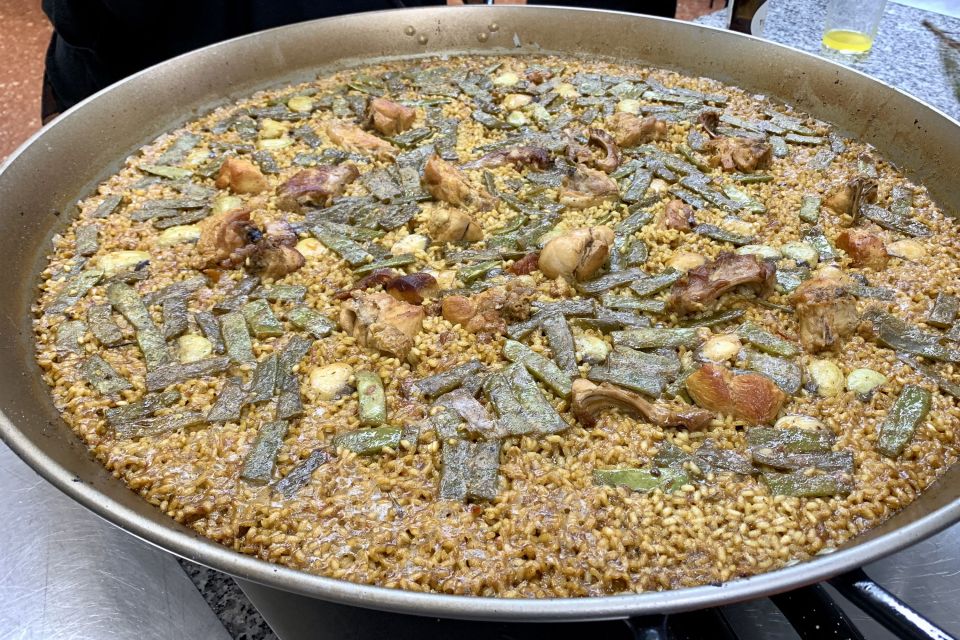 Valencia: Evening Guided Paella Workshop, Tapas, and Drinks - Why This Valencia Paella Evening Feels Like Dinner with a Lesson