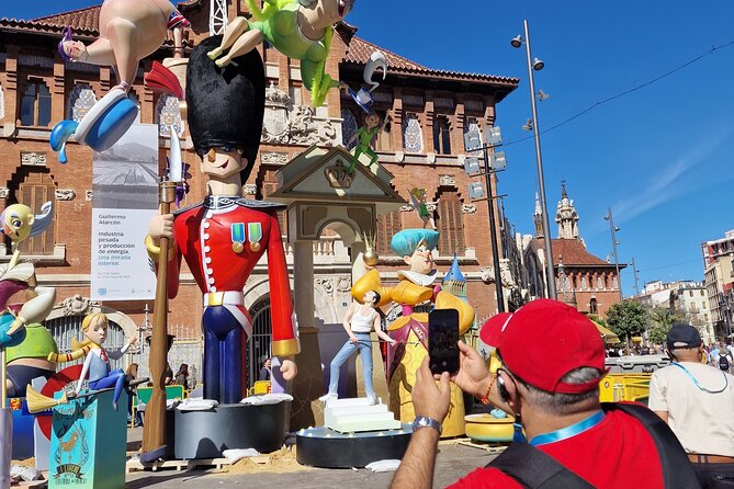 Valencia: Fallas Festival Walking Tour with Entry Ticket - The special March 17 route twist: reverse order for access limits