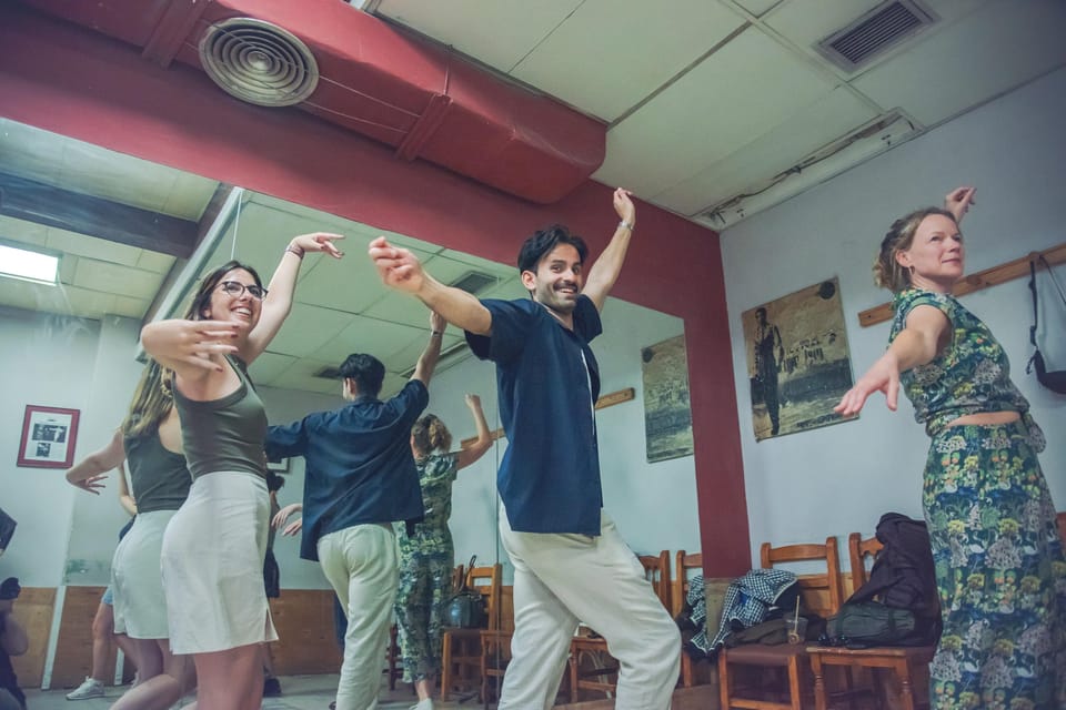 Valencia: Flamenco Class Experience - Before the music starts: meeting point and practical setup
