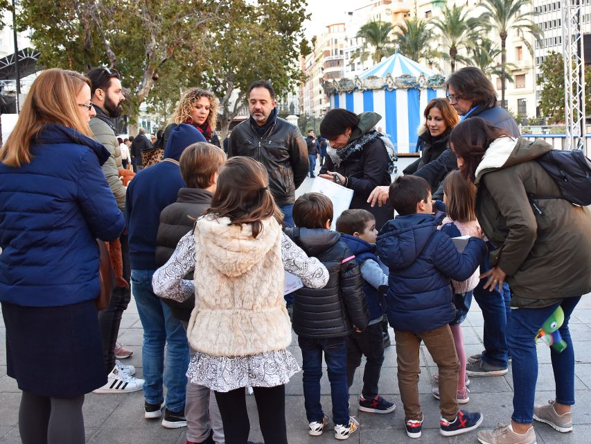 Valencia: Guided Family Walking Tour (Italian Tour) - Lonja de la Seda (Silk Exchange): learn while the kids play