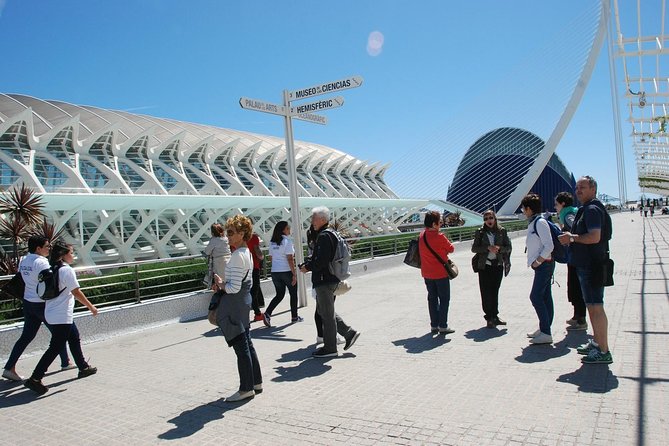 Valencia guided tours - walking tours - - Stop 2: Plaza Redonda, a round square built to control street selling