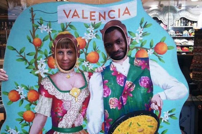 Valencia guided tours - walking tours - - Stop 3: La Lonja de la Seda, Gothic civil architecture and 24 helicoidal columns