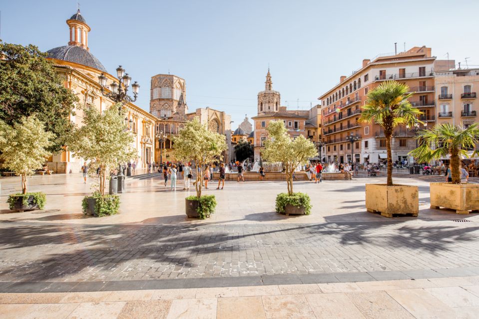 Valencia: Historic Center Audio-Guided Tour with Earphones - Starting at Estación del Norte: Your “front door” to the center