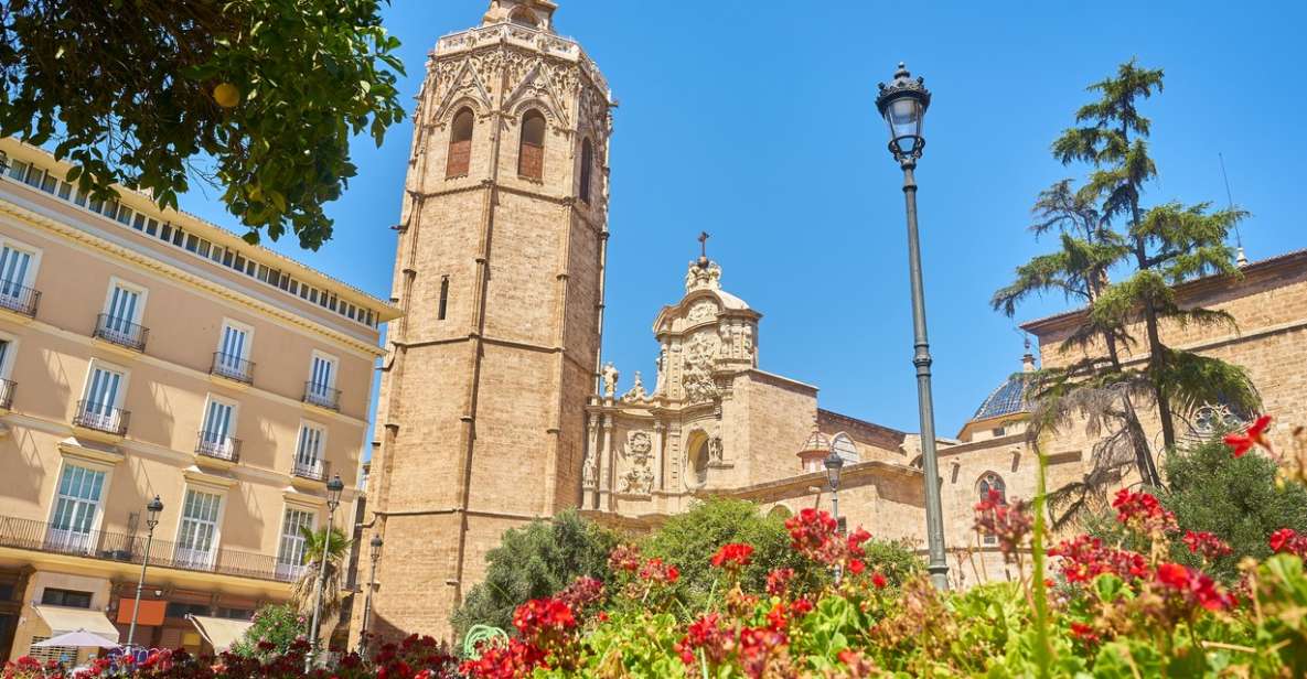 Valencia: Historic Center Audio-Guided Tour with Earphones - The 1.75-hour core walk: from bullring-adjacent streets to La Lonja