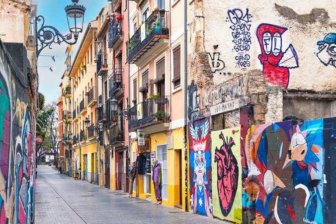 Valencia Iconic Sights Scavenger Hunt - Stop 3: Tribunal de les Aigues de la Vega de Valencia and local systems