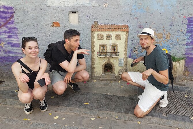 Valencia Iconic Sights Scavenger Hunt - Stop 4: Torres de Serrans and turning photos into points