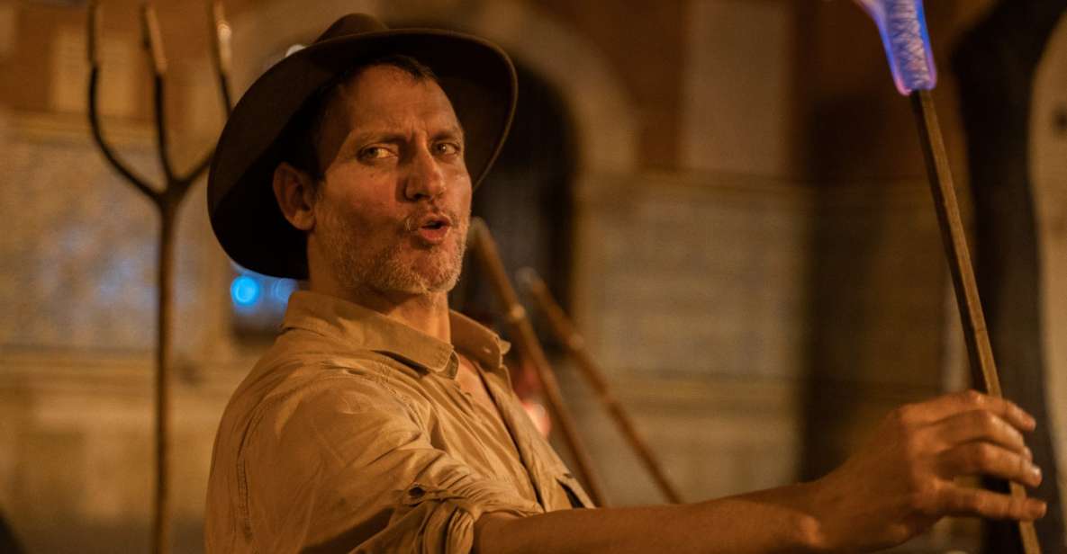 Valencia: 'Indiana Jones and the Holy Grail' Walking Tour - Whips, Glass, and Fire: The Interactive Performance Side