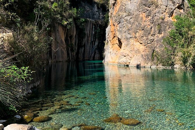 Valencia–Montanejos: Hiking/Raft/Kayak or Salto de la Novia - Guides, safety, and first-timer confidence