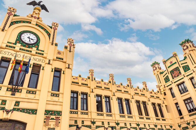 Valencia Monumental Scavenger Hunt - Getting started at XàtivaExtramurs and using the Explorial app