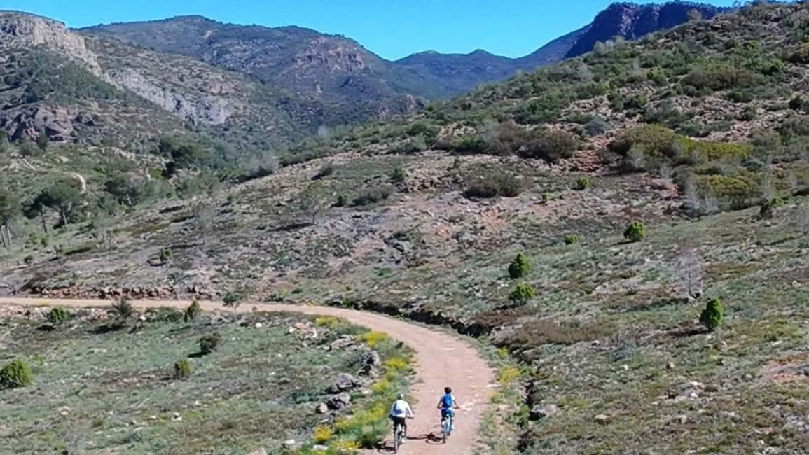 Valencia: Mountain E-Bike Tour + Transfers + Drone Footage - Michael’s small-group setup (and why it matters)