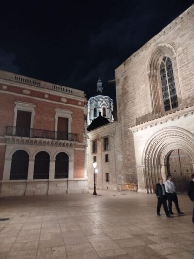 Valencia: Mystical Journey of Spirit and Secrets - Tarot Reading During the Walk: What You Should Expect