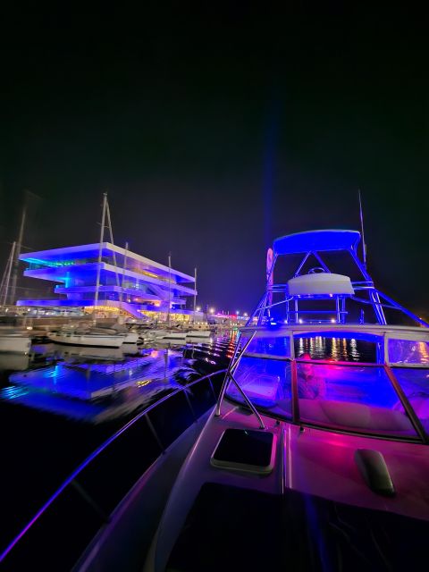 Valencia: Night Cruise with Free Drink - La Marina de València: The Easy Start With Big-Name Views