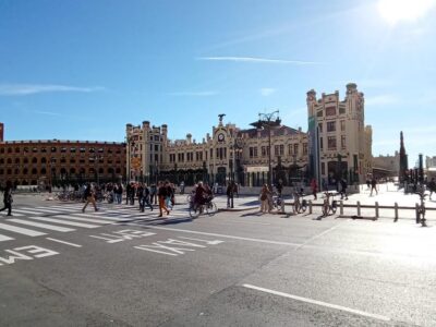 Valencia Old Town Guided Tour - Pedestrian Streets and Traditional Clothing Shops