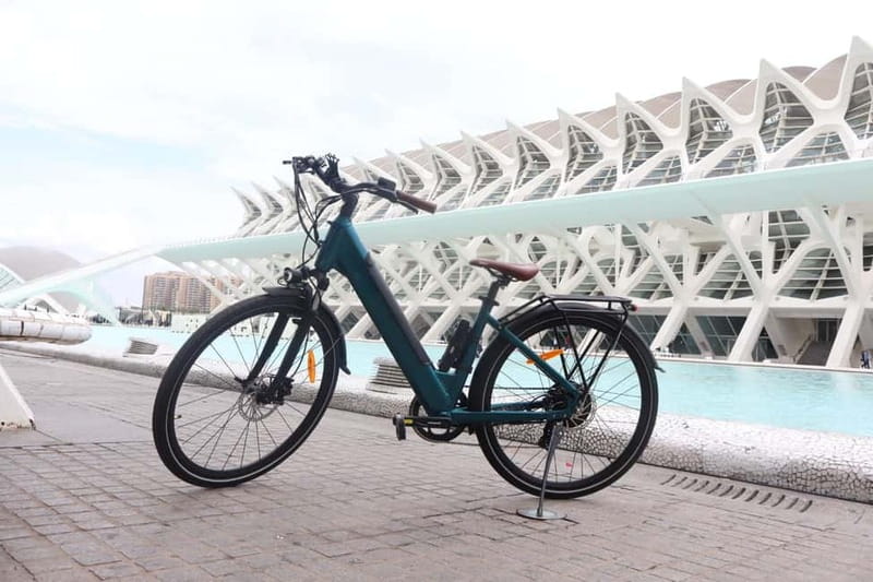Valencia: Old Town to Modern Marvels "Premium EBike Yamaha" - City of Arts and Sciences: Calatrava in 30 Minutes of Motion
