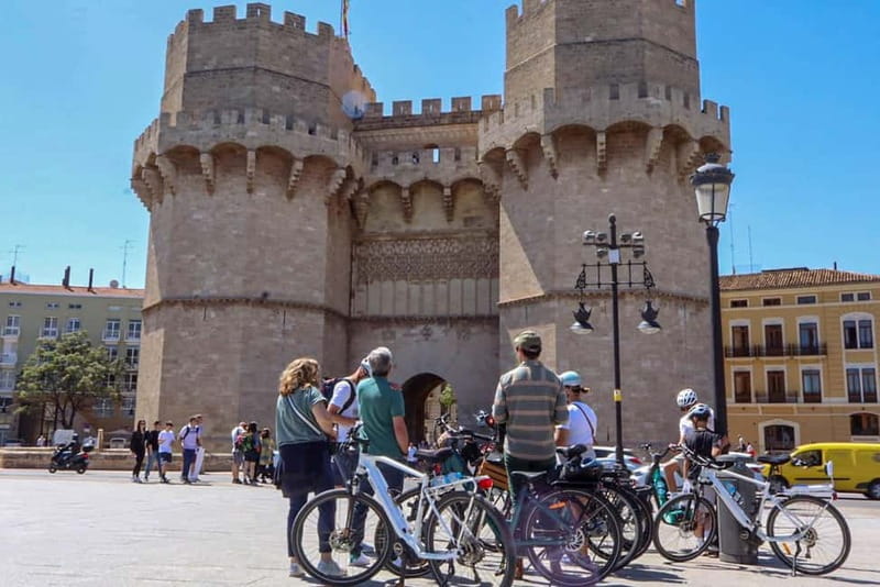 Valencia: Old Town to Modern Marvels "Premium EBike Yamaha" - Central Market Time: Shopping and a Real-Lunch Break