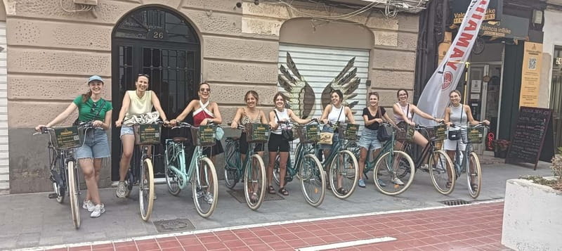 Valencia: Old Town to Modern Marvels "Premium EBike Yamaha" - E-Bike Comfort, Water, and the Little Rules That Matter