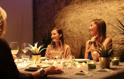 Valencia: Old Town Tour, Wine & Tapas in an 11th c. Monument - Inside the 11th-Century Monument: Where Dinner Feels Like Part of History