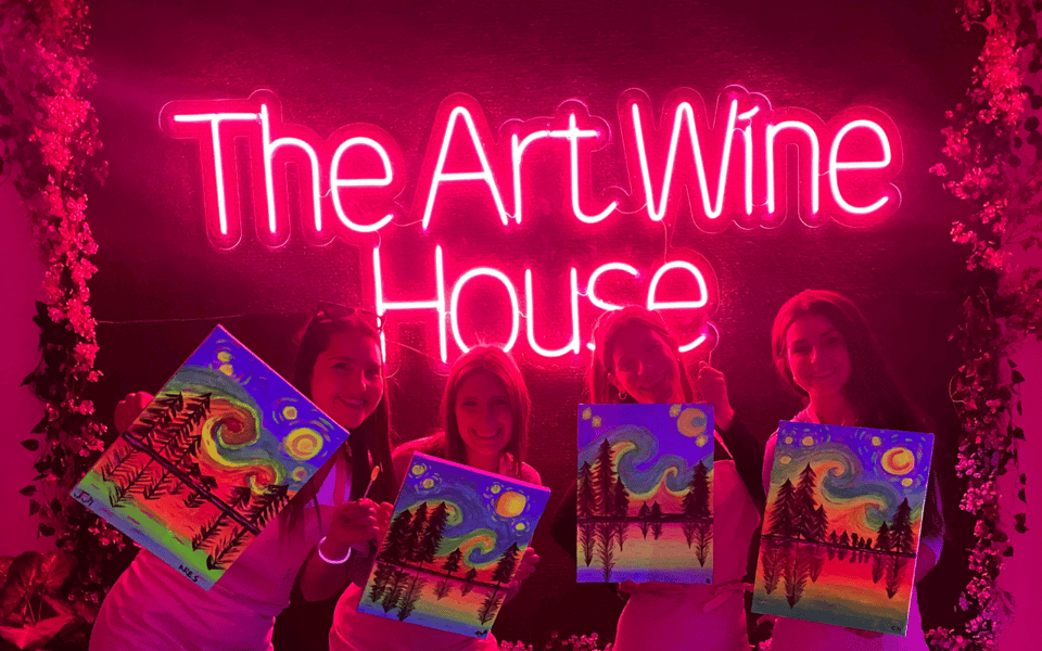 Valencia: Pinta un cuadro fluorescente y bebe vino - Finding THE ART WINE HOUSE in Valencia without stress