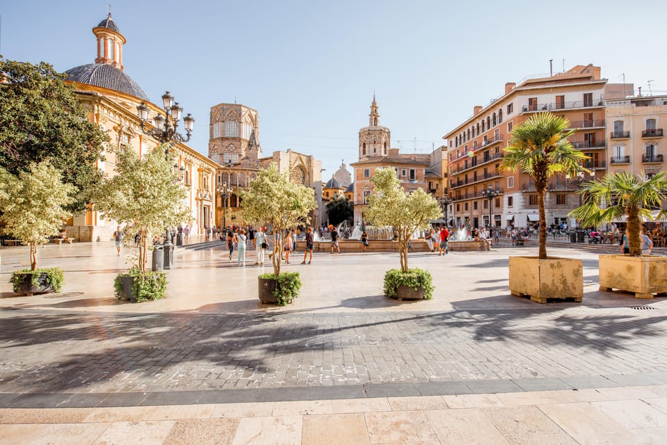 Valencia: Private Brunch Tour with Basic Spanish Learning - Spanish lessons that actually connect to eating and ordering