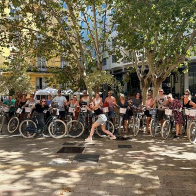 Valencia: Private City Tour on Bike,E-Bike&E-Scooter - Meeting point in the city center and picking your ride