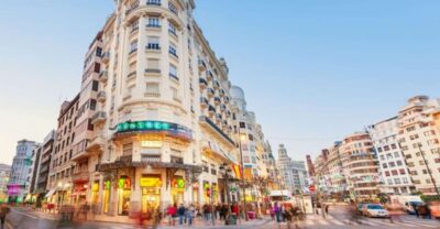 Valencia: Private custom tour with a local guide - Meet-Up Made Easy: Hotel Pickup and a Tour That Fits Your Location