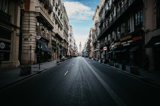 Valencia Private Walking Tour with a Local - How the route can flex: old city focus, neighborhood detours, and beach scenery