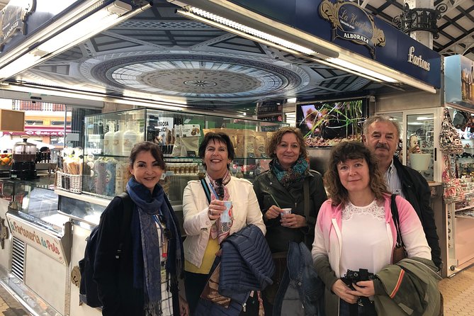 Valencia Step By Step for you - The return through shops: costumes and last looks at the center