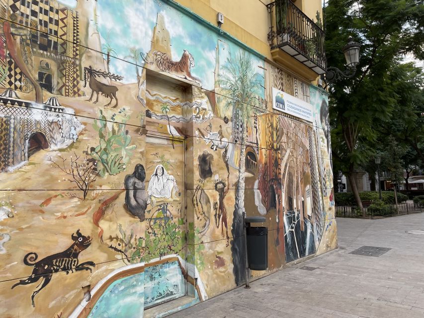 Valencia: Street Art Tour on Bicycle, E-Bike or E-Step - El Carmen Street Art: Why a Bike Tour Works Better Than a Walk