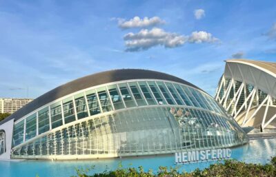 Valencia: the best 25 spots in the city by bike! - Getting started in Ruzafa (C. de Puerto Rico, 23) with an easy warm-up pace