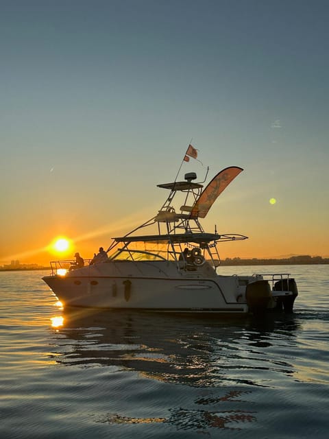 Valencia: VIP Sunset Cruise in Catamaran with drink - Why Valencia’s Malvarrosa sunset works so well from the water