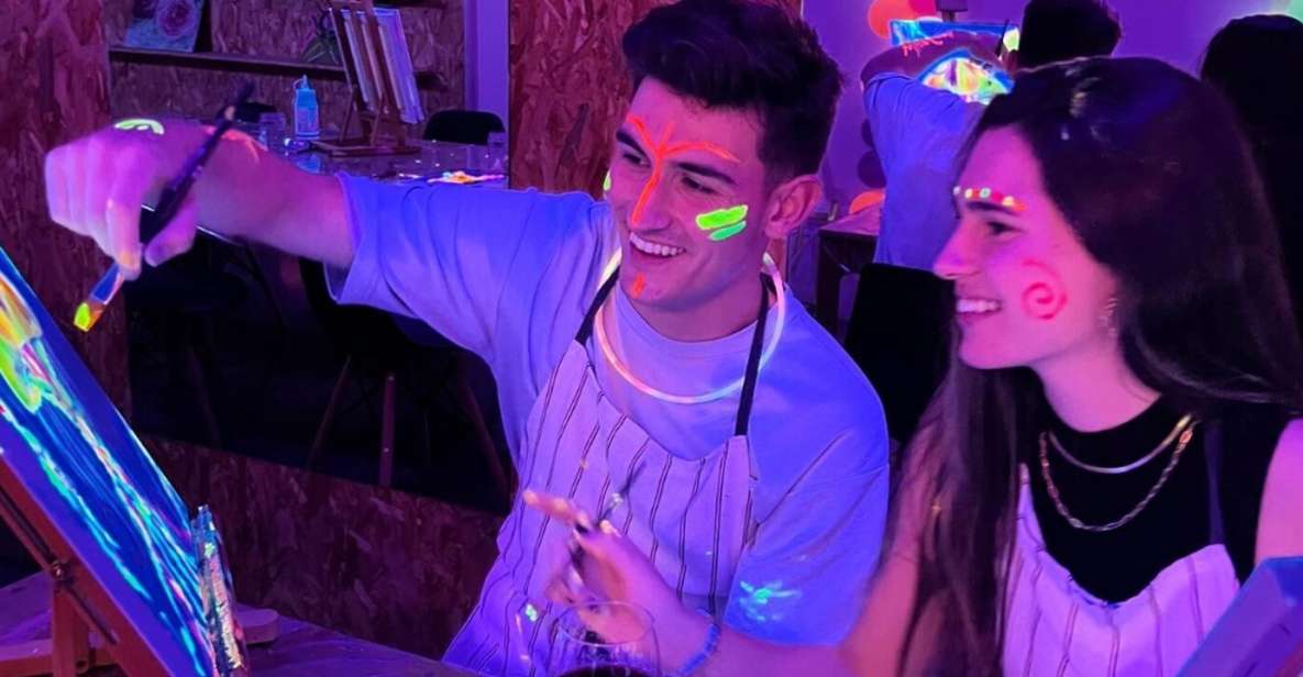 Valencia: Wine Gogh Glow Academy Paint and Sip Classes - Logistics that matter: what to wear, how to plan your night