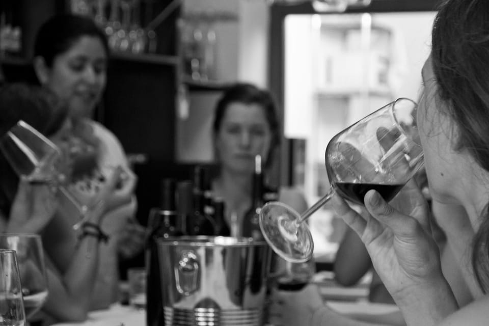 Valencia: Wine Tasting and Tapas Experience - Meeting at El Rodamon de Russafa and how the 2.5 hours unfold