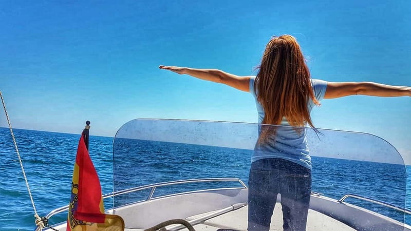 Valencia:Alquiler barco sin licencia PoblaFarnals+Beach Club - Becoming the captain at Pobla Marina Port