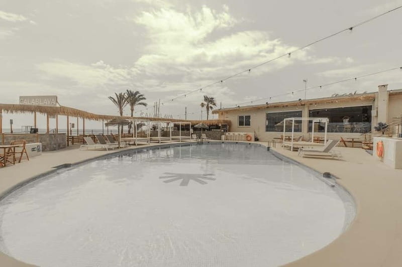 Valencia:Alquiler barco sin licencia PoblaFarnals+Beach Club - Cruising the Mediterranean coast: what your time on the water feels like