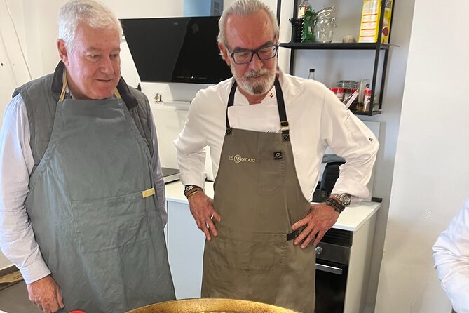 Valencian Paella class with welcome drinks and tapas - Where you meet in L’Eixample (and why timing matters)