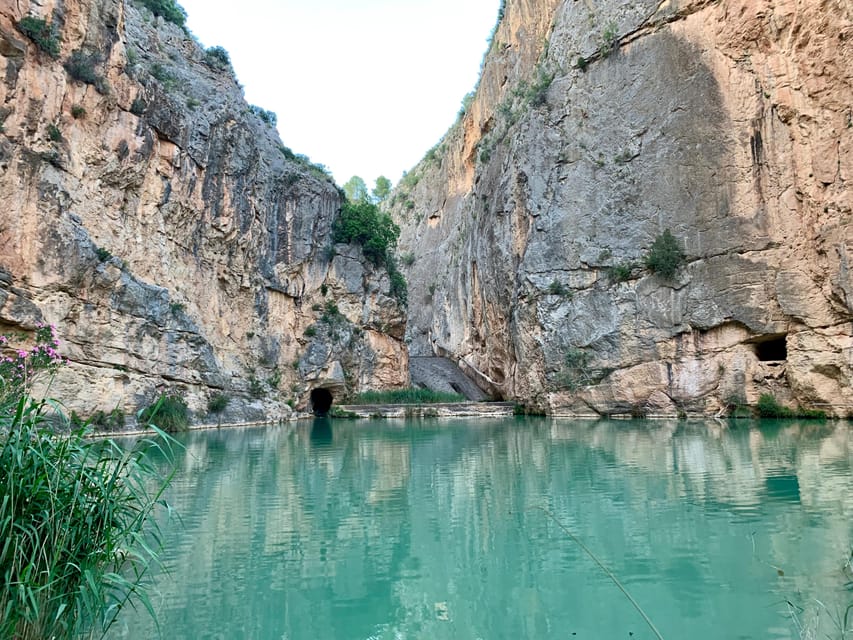 Visit the most beautiful village in Valencia: Chulilla - Arriving in Chulilla: Village Time First, Then the Canyon