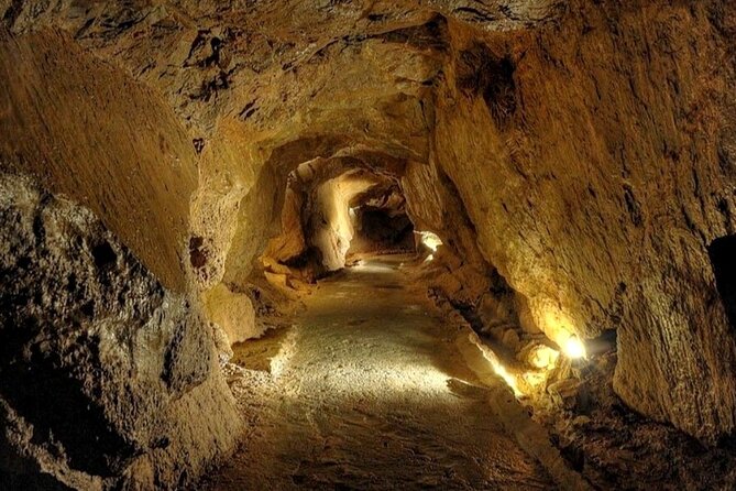 Visit to the Sant Josep Caves - Safety, staff help, and why it feels well run