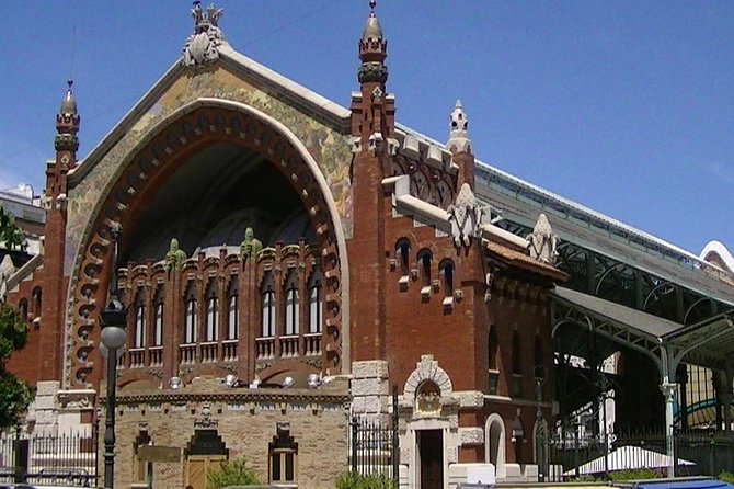 Walking in Valencia - Torres dels Serrans: Gothic Style and Why the Turia River Mattered