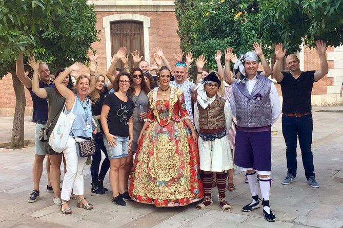 Walking tour through the old town with a Dutch-speaking city guide - La Lonja de la Seda: What You Should Expect When You Step Inside