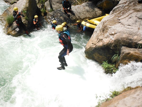White Water Rafting - Montanejos Whitewater: what your 3.5-hour outing really feels like
