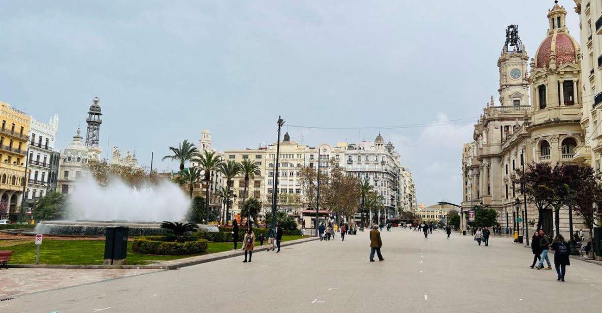Zoom Through Valencia: Top 25 Hotspots on E-Scooters - Why an e-scooter tour makes sense in Valencia