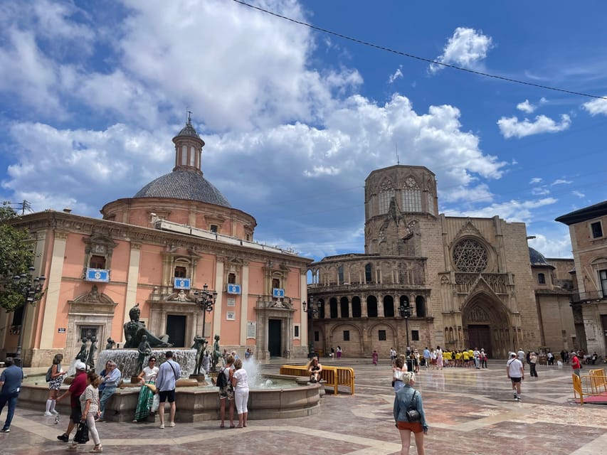 Zoom Through Valencia: Top 25 Hotspots on E-Scooters - Meet up near C. de Puerto Rico and get your bearings fast